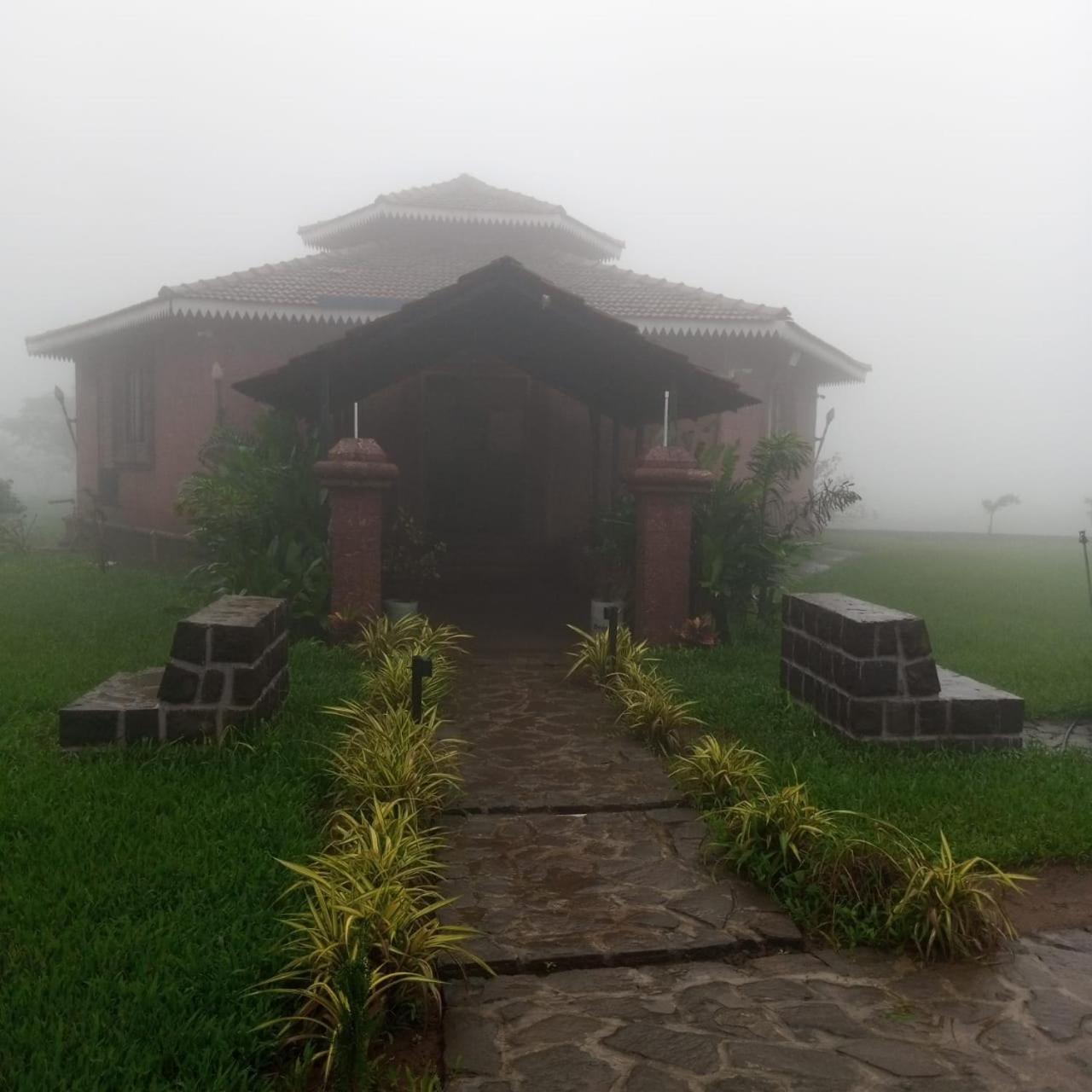 Umbartha Resort Naneghat Ghatghar Exterior photo
